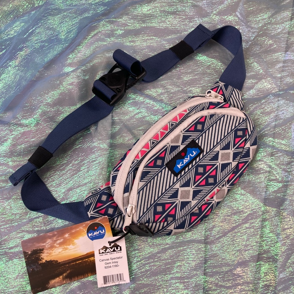 Brand new Kavu ‘Spectator Gem’ Fanny pack✨